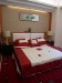 浪漫紅色地毯及紅米色床罩組